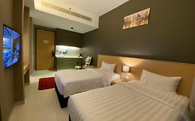 The Honeymoon Haven - 99 Residences